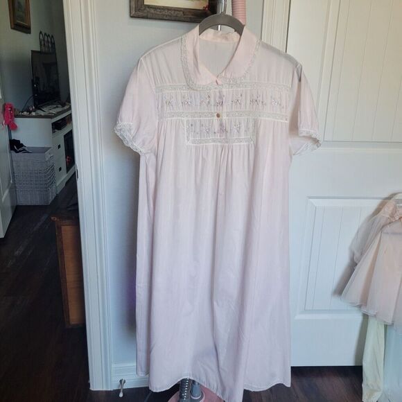 Vintage 60s Nightgown Shift Petal Pink Lace Ribbon Embroidered Bows Cap Sleeves - Picture 1 of 11